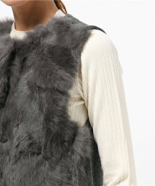 INTERPLANET（インタープラネット）の「ラビットファーニットジレベスト（ベスト・レディース・チャコールグレー/キャメル・FREE）」の7枚目の写真