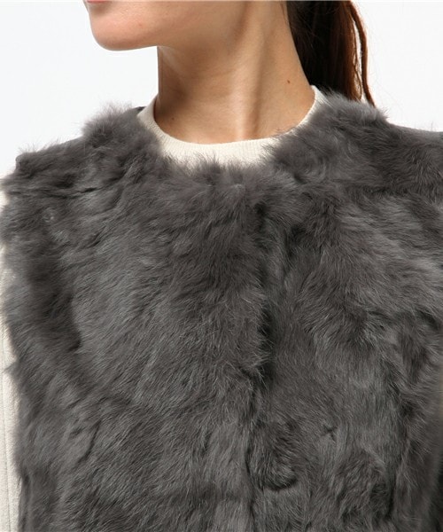 INTERPLANET（インタープラネット）の「ラビットファーニットジレベスト（ベスト・レディース・チャコールグレー/キャメル・FREE）」の6枚目の写真