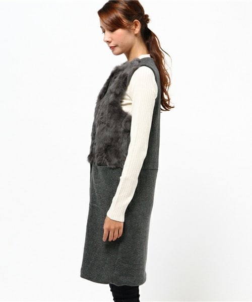 INTERPLANET（インタープラネット）の「ラビットファーニットジレベスト（ベスト・レディース・チャコールグレー/キャメル・FREE）」の4枚目の写真