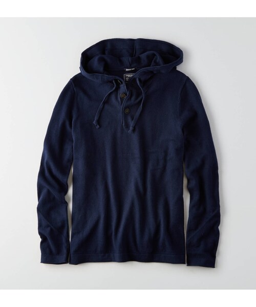 American Eagle(アメリカンイーグル)の「AEOヘンリーネックフーディーセーター(ニット/セーター・メンズ・インディゴ/ライトグレー・XS/S/M/L/XL/XXL/XXXL)」の2枚目の写真