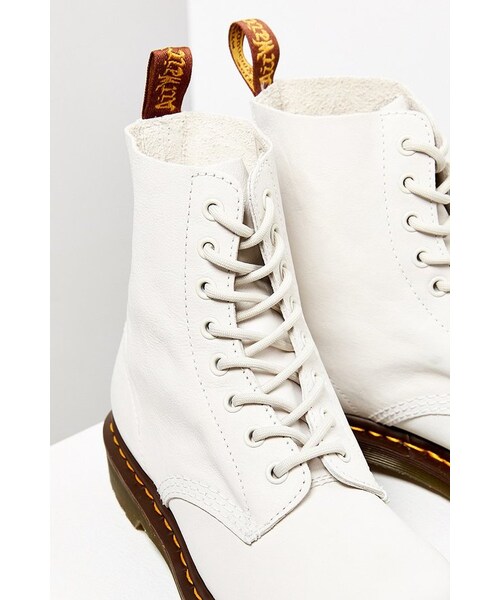 Dr. Martens（ドクターマーチン）の「Dr. Martens Pascal Virginia 8-Eye Boot（ブーツ・レディース・White・6/7/8/9/10）」の3枚目の写真