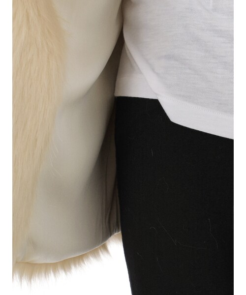 EMODA（エモダ）の「BOX FAKE FUR VEST（トップス・レディース・ブラック/ベージュ/ライトミックス・F）」の10枚目の写真