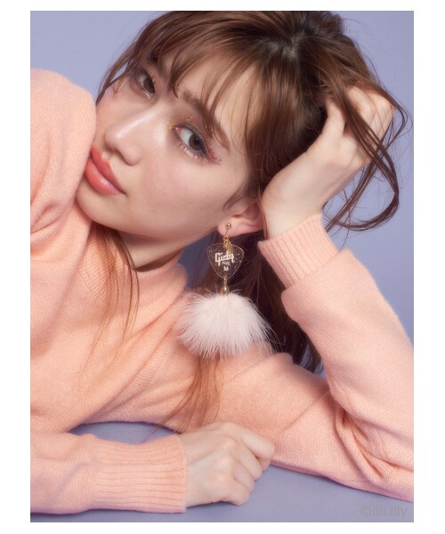 lilLilly（リルリリー）の「[LILICIOUS]ギターピックフェザーピアス／イヤリング（アクセサリー・レディース・IVORY/CLEAR/GOLD/BLACK/BROWN・Pierces/Earrings）」の6枚目の写真