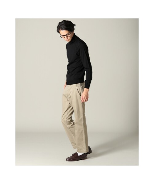 EDIFICE（エディフィス）の「16ゲージタートルネックニット（トップス・ブラック/グレー/ホワイト/ブラウン/キャメル/グリーン/ネイビー/サックスブルー・S/M/L）」の9枚目の写真