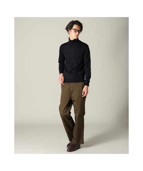 EDIFICE（エディフィス）の「16ゲージタートルネックニット（トップス・ブラック/グレー/ホワイト/ブラウン/キャメル/グリーン/ネイビー/サックスブルー・S/M/L）」の15枚目の写真