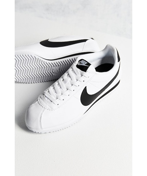 NIKE（ナイキ）の「Nike Classic Cortez Sneaker（スニーカー・レディース・Black/White・5/6/6.5/7/7.5/8/8.5/9/9.5/10）」の2枚目の写真