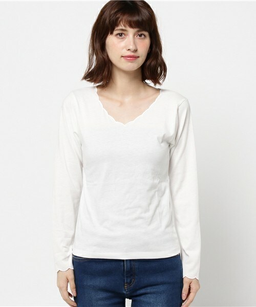 archives(アルシーヴ)の「スカラップVネックプルオーバー(Tシャツ/カットソー・レディース・オフホワイト/ブラック/グレー/ワイン・MEDIUM)」の5枚目の写真