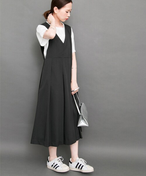 KBF(ケイビーエフ)の「寬褶背心裙(ワンピース/ドレス・レディース・深櫻桃紅/駝色/灰色/黑色・one)」の11枚目の写真