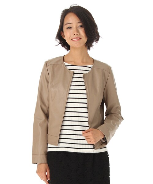 Honeys（ハニーズ）の「合皮ノーカラーブルゾン（ジャケット・コート・レディース・クロ/キャメル/チャ/ベージュ・Ｍ/Ｌ）」の4枚目の写真