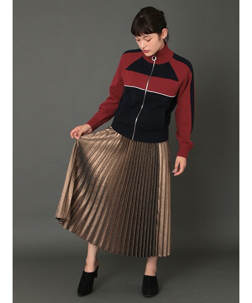 w closet(ダブルクローゼット)の「メタリックプリーツスカート(スカート・レディース・シルバー/ブロンズ/ブラック・FREE)」の11枚目の写真