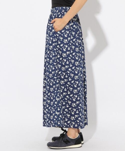 niko and...（ニコアンド）の「ichi インディゴ花パンツ（パンツ・ネイビー・F）」の4枚目の写真