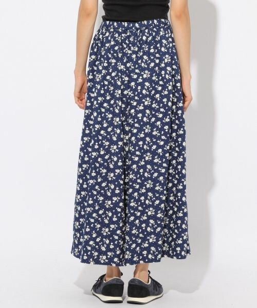 niko and...（ニコアンド）の「ichi インディゴ花パンツ（パンツ・ネイビー・F）」の5枚目の写真