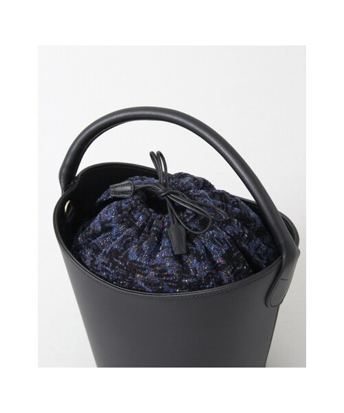 URBAN RESEARCH（アーバンリサーチ）の「BEVINI LeatherBucketBag（バッグ・レディース・NERO/L129 BLUE・-）」の6枚目の写真