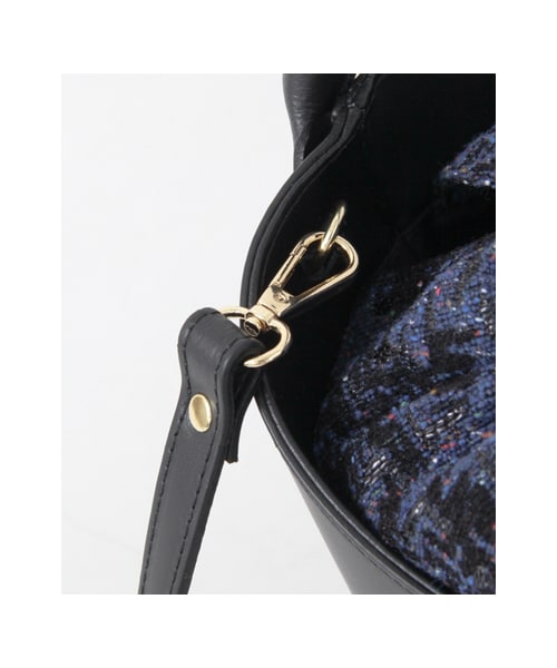 URBAN RESEARCH（アーバンリサーチ）の「BEVINI LeatherBucketBag（バッグ・レディース・NERO/L129 BLUE・-）」の8枚目の写真