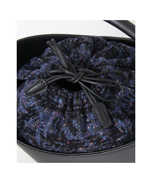 URBAN RESEARCH（アーバンリサーチ）の「BEVINI LeatherBucketBag（バッグ・レディース・NERO/L129 BLUE・-）」の12枚目の写真