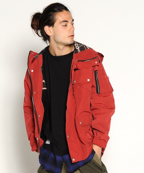 VIRGOwearworks（ヴァルゴウェアワークス）の「CLASSIC NYLON MOUNTAIN PARKA マウンテンパーカー（ジャケット/アウター・メンズ・RED/SAX/BLACK・2/3/4）」の2枚目の写真