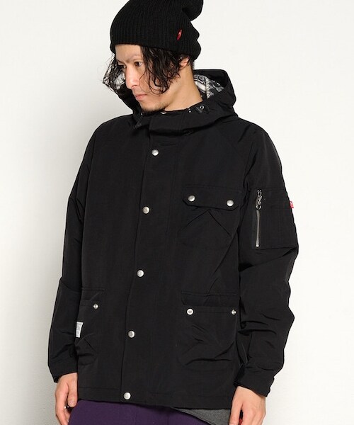 VIRGOwearworks（ヴァルゴウェアワークス）の「CLASSIC NYLON MOUNTAIN PARKA マウンテンパーカー（ジャケット/アウター・メンズ・RED/SAX/BLACK・2/3/4）」の5枚目の写真