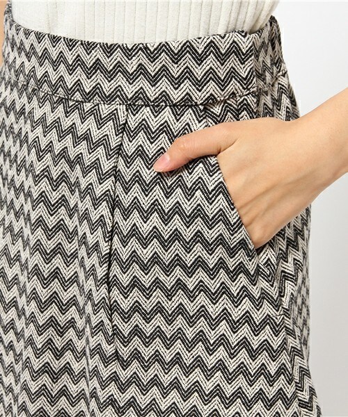 archives（アルシーヴ）の「幾何学柄ジャガードスカート（スカート・レディース・ブラック/ブラウン/ネイビー・MEDIUM）」の9枚目の写真