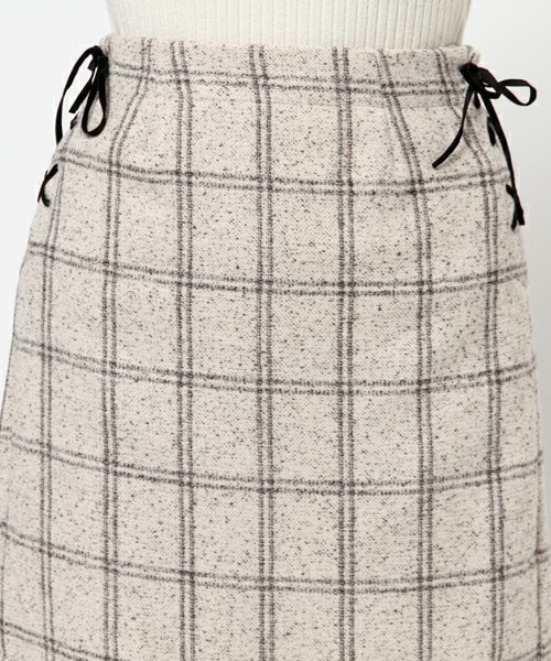 archives（アルシーヴ）の「サイドレースアップ台形スカート（スカート・レディース・オフホワイト/ブラック/ネイビー・MEDIUM）」の7枚目の写真
