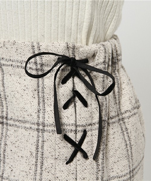archives（アルシーヴ）の「サイドレースアップ台形スカート（スカート・レディース・オフホワイト/ブラック/ネイビー・MEDIUM）」の10枚目の写真