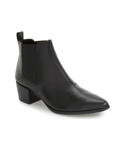 pointed toe chelsea boot