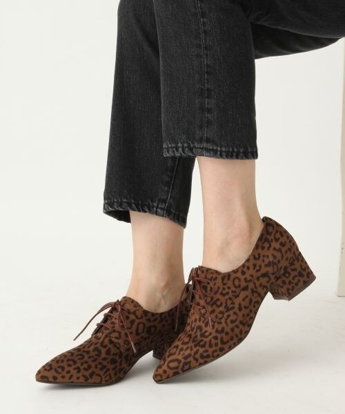 A part by(アパートバイ)の「ポインテッドレースアップシューズ(シューズ・ブラック/レオパード・37(23.0~23.5cm)/38(24.0~24.5cm))」の2枚目の写真