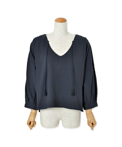 flower（フラワー）の「tassel v tops ～タッセルVトップス（シャツ/ブラウス・レディース・yellow/navy/blue・FREE）」の2枚目の写真