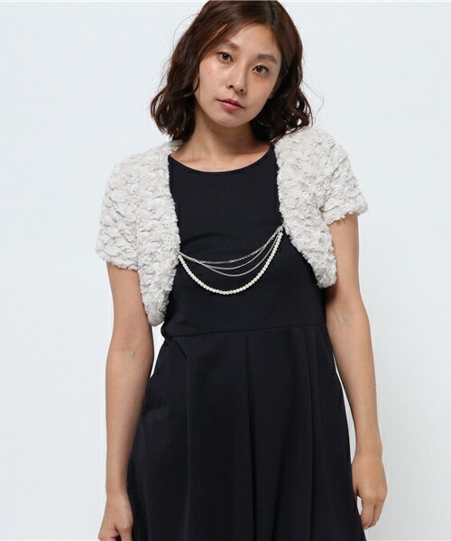 INTERPLANET WINGS（インタープラネットウィング）の「フェイクファーボレロ（その他アウター・レディース・オフホワイト/ブラック/グレー・FREE）」の2枚目の写真