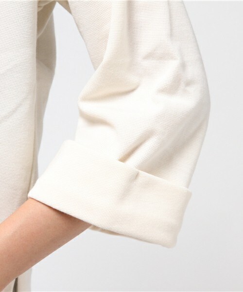 INTERPLANET WINGS（インタープラネットウィング）の「ミタノリブカットプルオーバー（Tシャツ/カットソー・レディース・オフホワイト/ブラック/カーキ・FREE）」の8枚目の写真