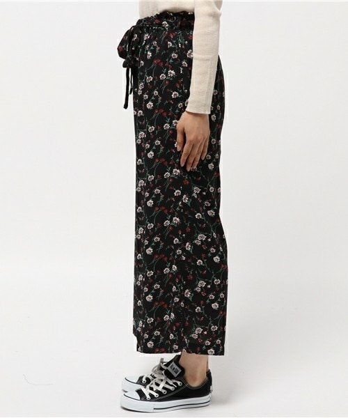 archives（アルシーヴ）の「花柄ワイドパンツ（その他パンツ・レディース・ブラック/ベージュ/ネイビー・MEDIUM）」の5枚目の写真
