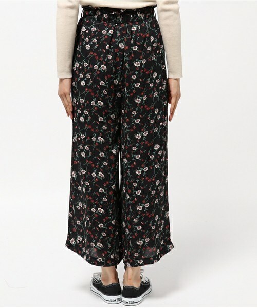archives（アルシーヴ）の「花柄ワイドパンツ（その他パンツ・レディース・ブラック/ベージュ/ネイビー・MEDIUM）」の6枚目の写真