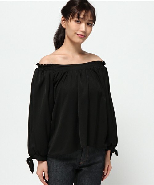 archives（アルシーヴ）の「袖口リボン長袖オフショルブラウス（シャツ/ブラウス・レディース・アイボリー/ブラック/ワイン・MEDIUM）」の4枚目の写真