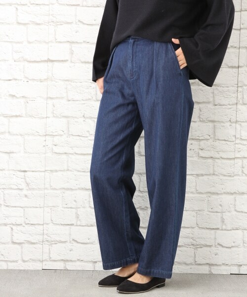 LEPSIM（レプシィム）の「コットンスタンダードワイドパンツ（パンツ・ブラック/ブルー・M/L）」の2枚目の写真