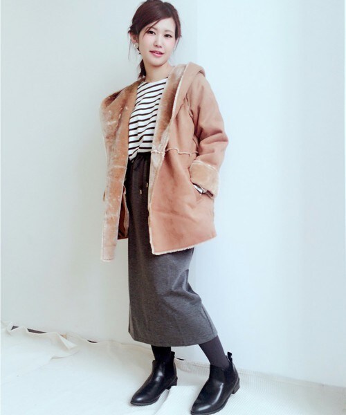 archives（アルシーヴ）の「【予約】ショートフードアウター（ムートンコート・レディース・アイボリー/グレー/キャメル・MEDIUM）」の5枚目の写真