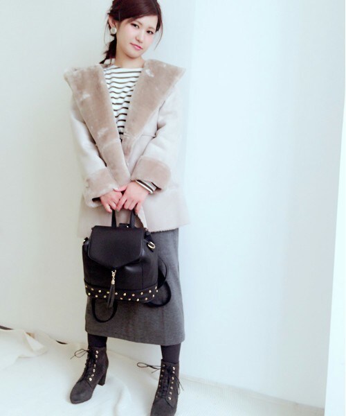 archives（アルシーヴ）の「【予約】ショートフードアウター（ムートンコート・レディース・アイボリー/グレー/キャメル・MEDIUM）」の7枚目の写真