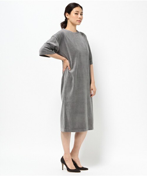 Bou Jeloud（ブージュルード）の「ハイネックベロアワンピース（ワンピース・レディース・ベージュ/グレー/ネイビー・38）」の20枚目の写真