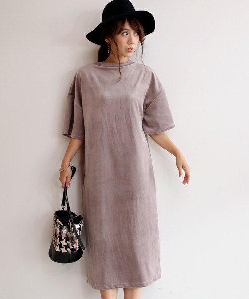 Bou Jeloud（ブージュルード）の「ハイネックベロアワンピース（ワンピース・レディース・ベージュ/グレー/ネイビー・38）」の4枚目の写真