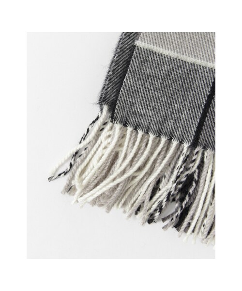 KBF（ケイビーエフ）の「チェック大判ストール（ファッション雑貨・レディース・BLK/BLUE/KHAKI/GRAY・one）」の8枚目の写真