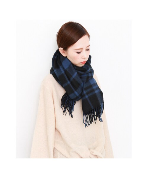 KBF（ケイビーエフ）の「チェック大判ストール（ファッション雑貨・レディース・BLK/BLUE/KHAKI/GRAY・one）」の4枚目の写真