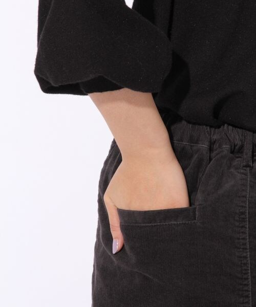 niko and...（ニコアンド）の「コーデュロイタイトスカート（スカート・チャコール/キャメル/カーキ/ネイビー・M/L）」の11枚目の写真