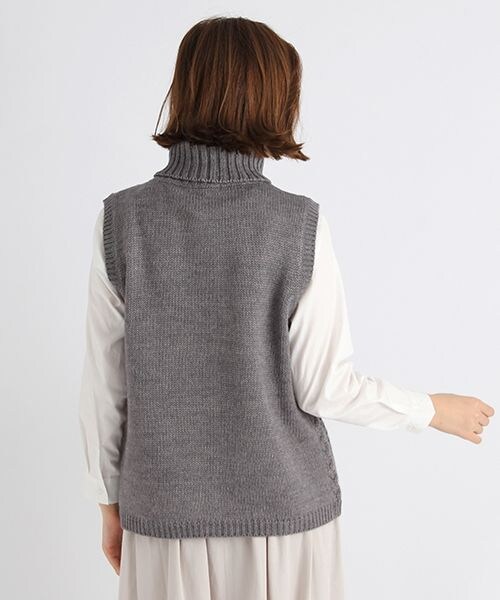 studio CLIP（スタディオクリップ）の「5ゲージベスト×インナーセット（トップス・ライトグレー/ブラック/キャメル・M/L）」の6枚目の写真