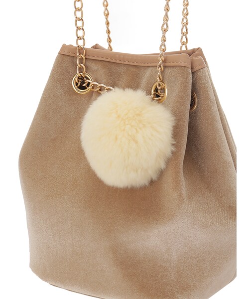 31 Sons de mode（トランテアン　ソン　ドゥ　モード）の「ポンポン付きベロア巾着《予約アイテム》（バッグ・レディース・ベージュ・フリー）」の4枚目の写真