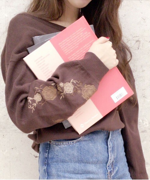 archives（アルシーヴ）の「カシミアタッチプルオーバー（ニット/セーター・レディース・オフホワイト/ブラウン/ネイビー・MEDIUM）」の5枚目の写真