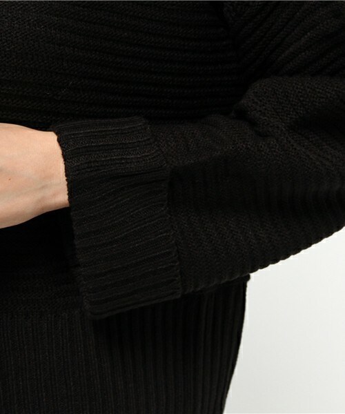 archives（アルシーヴ）の「度違いタートルプルオーバー（ニット/セーター・レディース・ブラック/ダークブラウン/ベージュ・MEDIUM）」の8枚目の写真