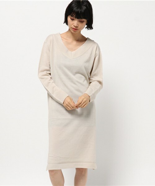 archives（アルシーヴ）の「Vネックワンピース（ワンピース・レディース・オフホワイト/ブラック/ブラウン/ピンク・MEDIUM）」の2枚目の写真