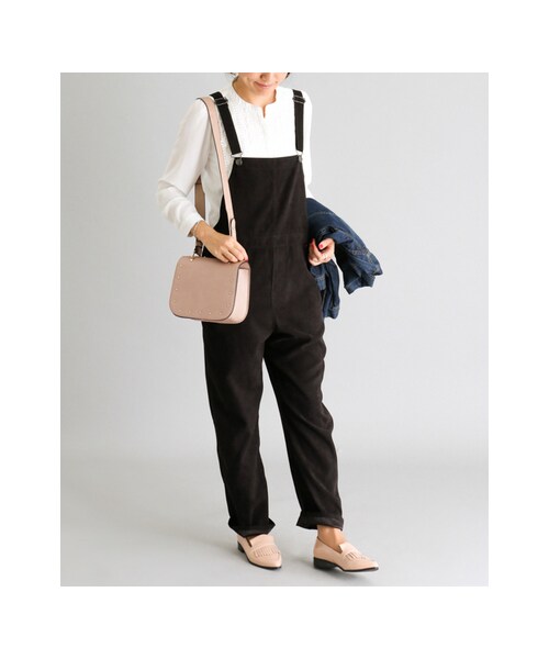 RODE SKO（ロデスコ）の「MARINA プチスタッズショルダー（バッグ・レディース・BEIGE/BLACK・-）」の4枚目の写真