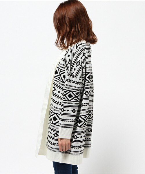 archives（アルシーヴ）の「オルテガジャガードボレロ（ニット/セーター・レディース・オフホワイト/ブラック・MEDIUM）」の4枚目の写真