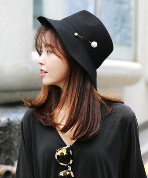 DHOLIC（ディーホリック）の「パールブローチフェドラハット（ハット・レディース・グレー/ブラック/ワイン/ネイビー・ONE）」の2枚目の写真