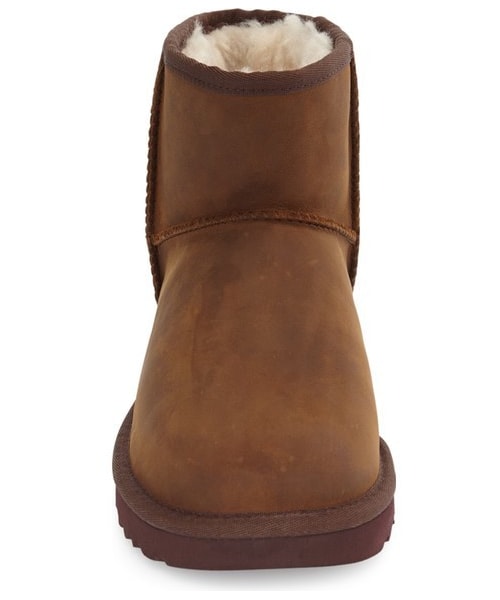 UGG（アグ）の「UGG ® Australia Classic Mini Water Resistant Boot (Women)（ブーツ・レディース・Black/Brown・Regular 10 M/Regular 11 M/Regular 5 M/Regular 6 M/Regular 7 M/Regular 8 M/Regular 9 M）」の5枚目の写真