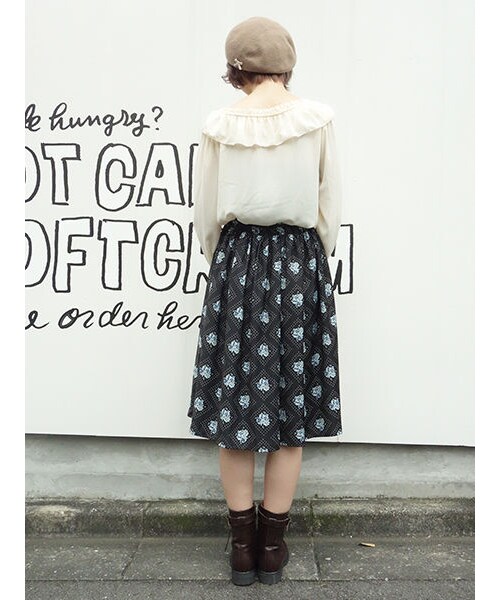 F i.n.t(フィント)の「ウエストゴム花ダイヤ柄スカート/F i.n.t(スカート・レディース・その他)」の2枚目の写真